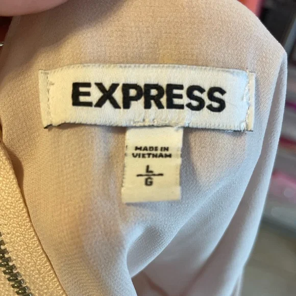 Express Women's Sleeveless Loose V-Neck Asymmetrical Top - Picture 6 of 10